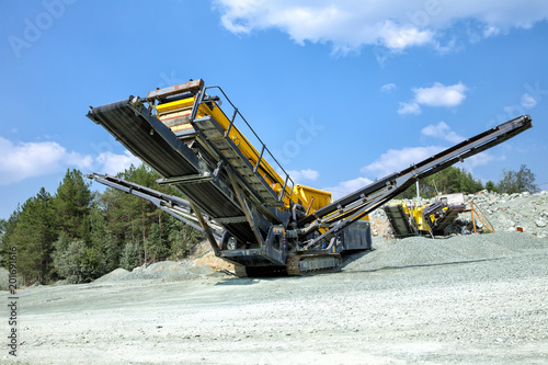 Fotografie Open pit mining and processing plant for crushed stone, sand and gravel to be us