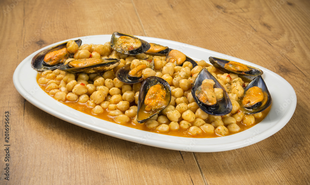 Garbanzos con mejillones Garbanzos con mejillones