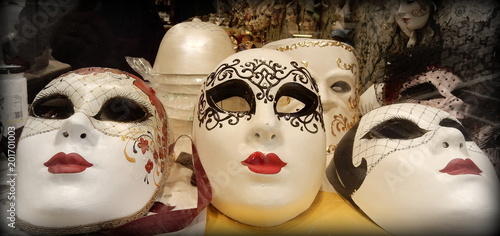 Venezia - maschere e mascherine photo
