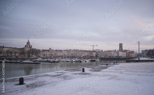 Vieux port de la Rochelle sous la neige Charente Maritime France