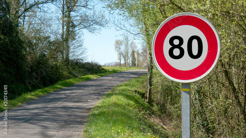 limit speed at 80 km/h on the french roads