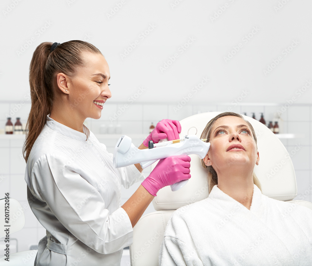 One day in the clinic of aesthetic medicine One day in the clinic of aesthetic medicine