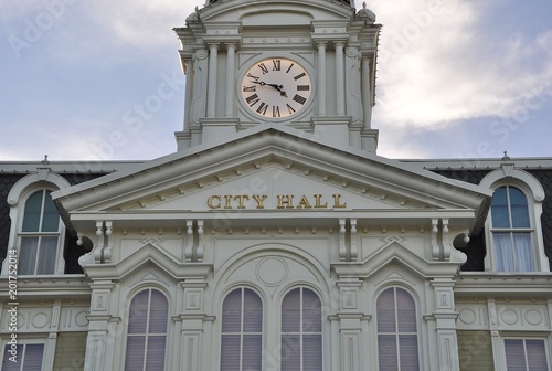 Vászonkép Exterior of City Hall building