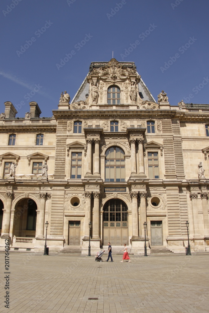 Naklejka premium Musée du Louvre à Paris