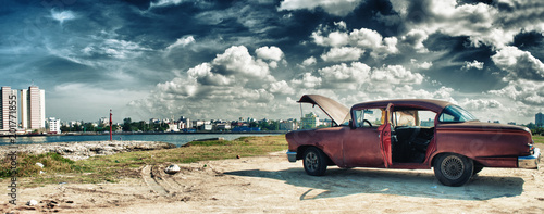 Photography HAVANA, CUBA- DEC 12, 2016: panoramic view of havana and malecon with old americ