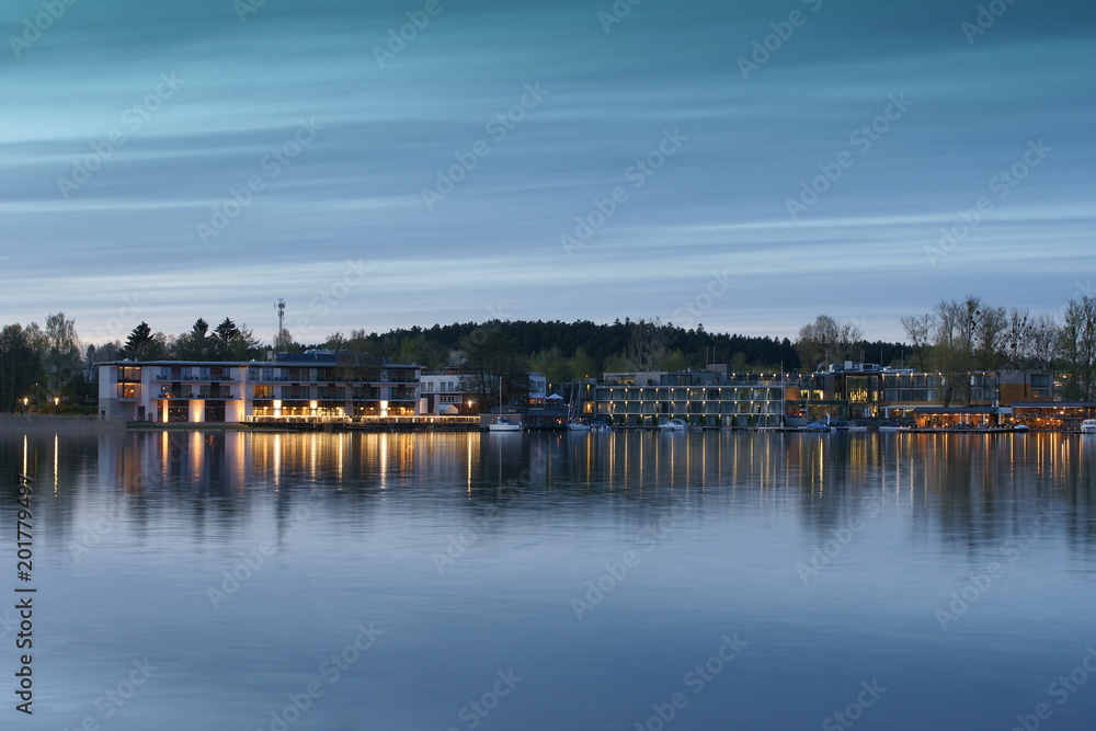 Fototapeta premium Nad jeziorem