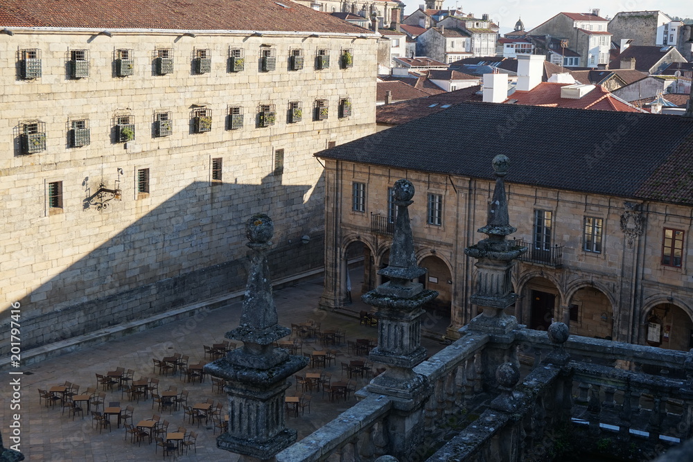 Vista de plaza central desde la catedral de Santiago de Compostela 