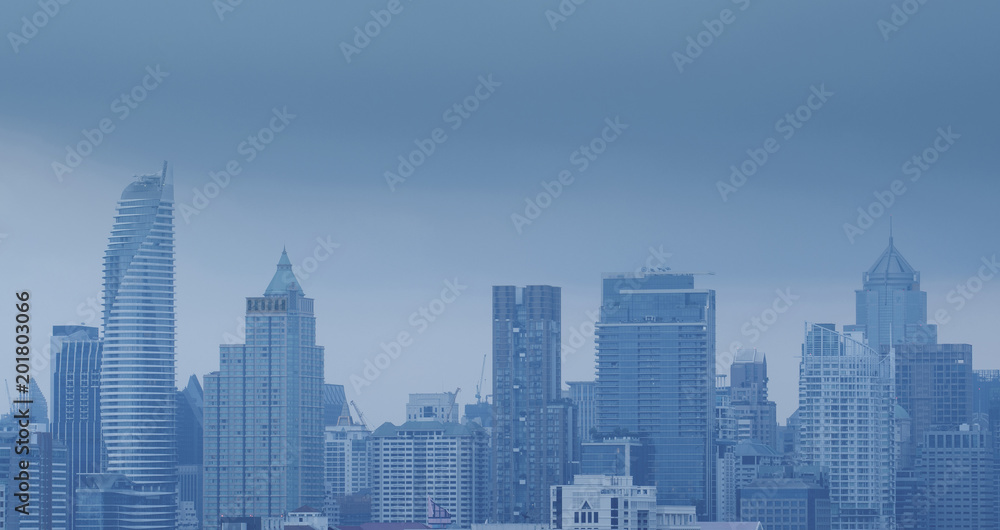 Fototapeta premium Bangkok city skyline with business district.
