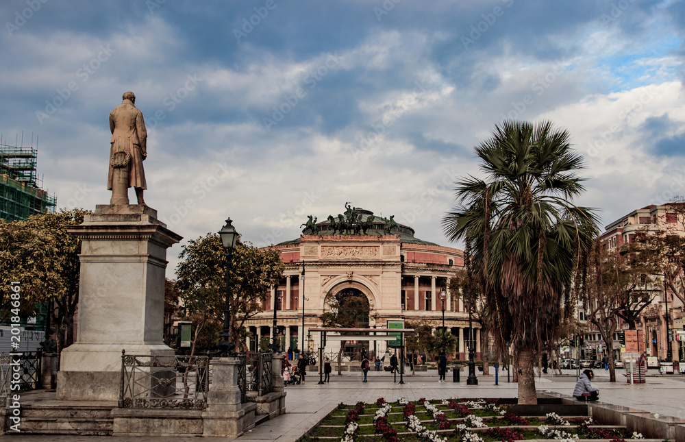 Vista del teatro Politeama, Palermo
