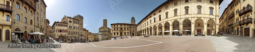 Arezzo, Piazza Grande a 360 gradi photo