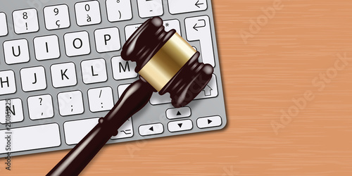 justice - clavier - maillet - cyber-espace - juridique - hacker - cyber attaque - marteau - informatique