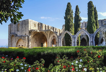 Fotobehang Cyprus Klooster van Bellapais Noord-Cyprus  © travelview