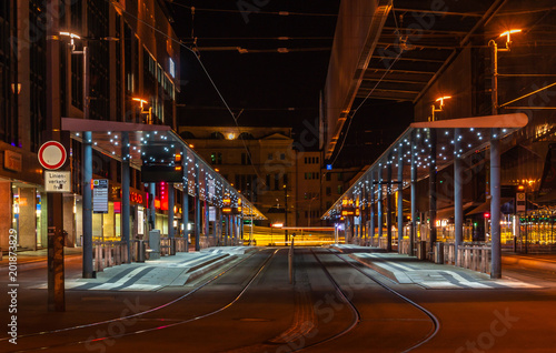 Chemnitz bei Nacht - Zentralhaltestelle in der Innenstadt