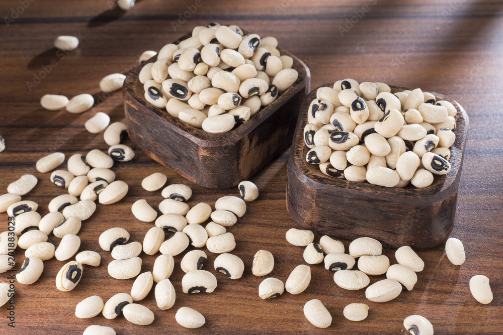 Black-headed beans, Vigna unguiculata Black-headed beans, Vigna unguiculata