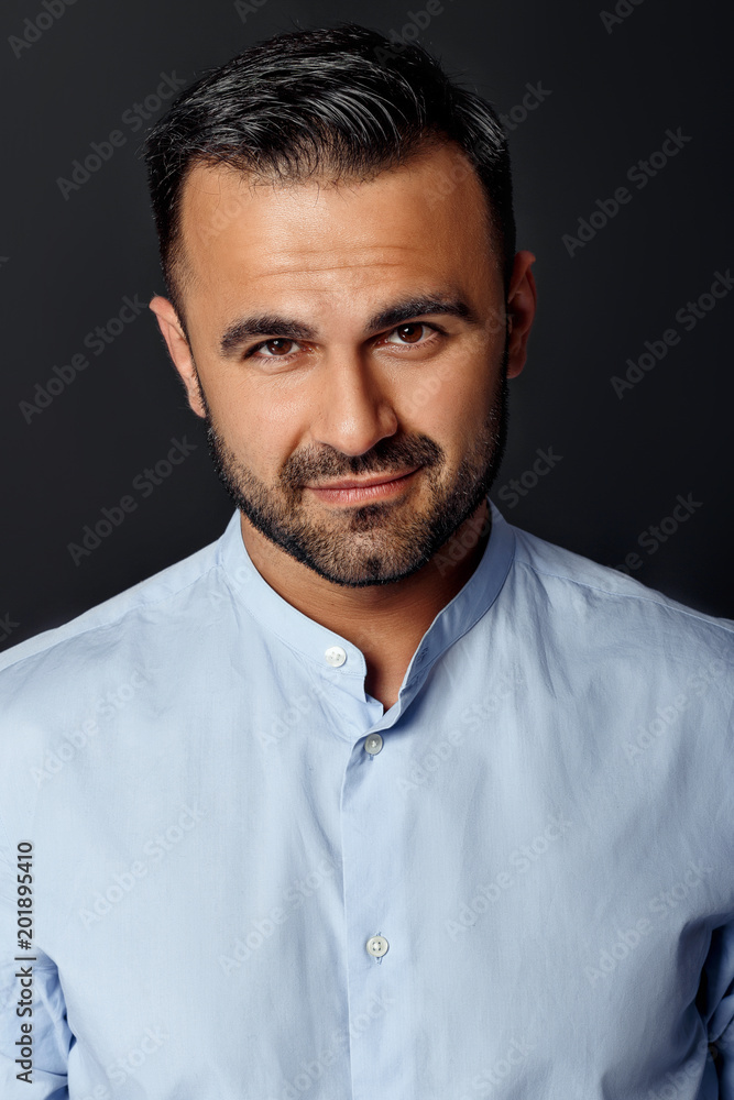 Fototapeta premium handsome elegant sexy man in suit