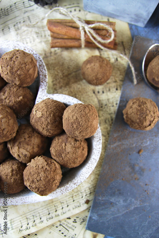 Cinnamon Balls Cinnamon Balls