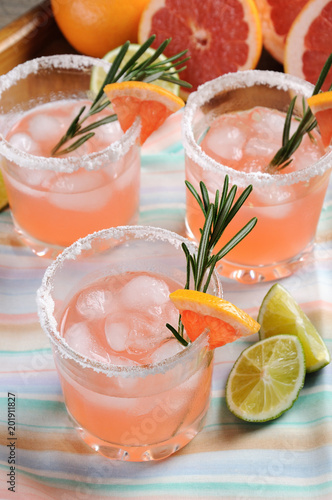 cocktail sparkling  pink Paloma photo