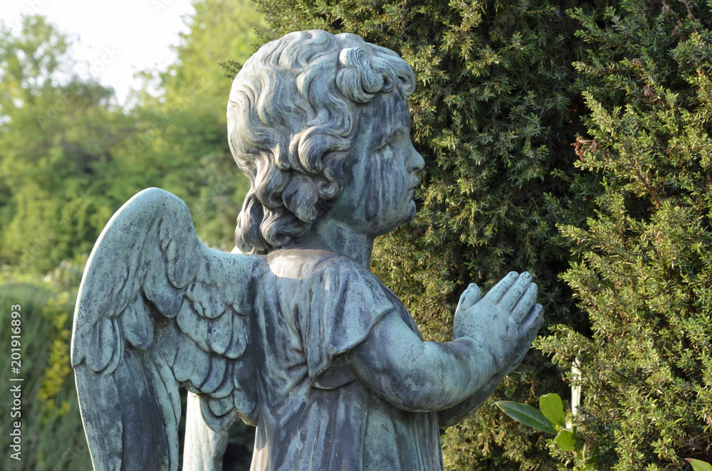 grabengel auf dem friedhof in vendersheim grabengel auf dem friedhof in vendersheim