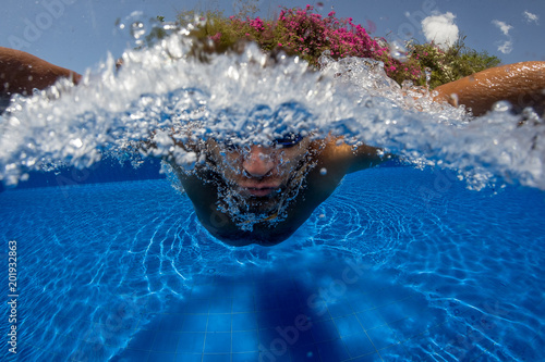 Fototapeta Naklejka Na Ścianę i Meble -  Man breath while swim