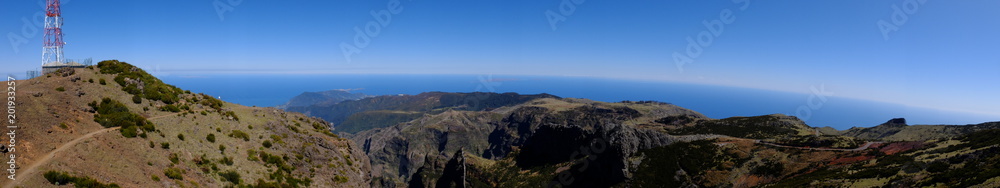 Traversée Pico do Arieiro à Pico Ruivo Traversée Pico do Arieiro à Pico Ruivo