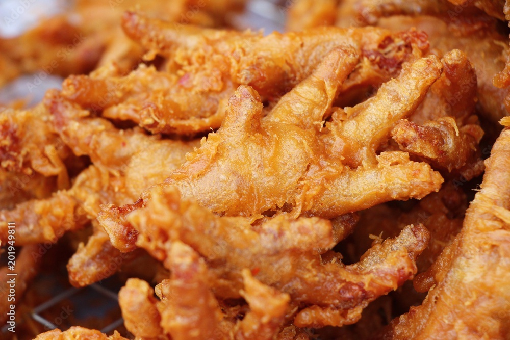Fried chicken feet is delicious in the market Fried chicken feet is delicious in the market