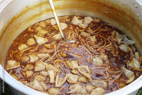 Braised fish maw in red gravy delicious