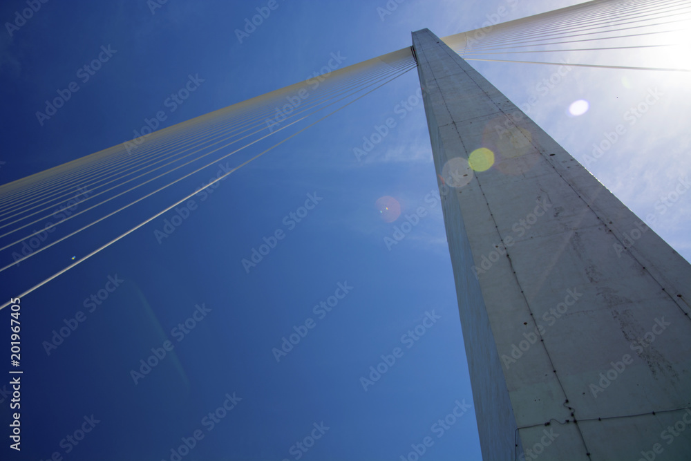 Obraz premium Hi guys go into the sky bridge with piers