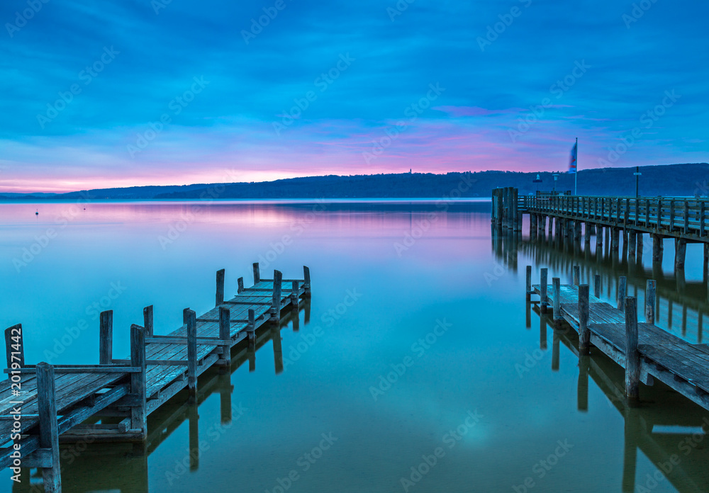 Fototapeta premium Sonnenaufgang in Dießen am Ammersee 