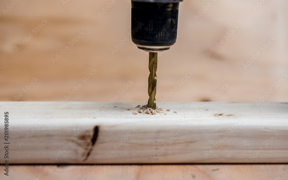 Screwing into fresh lumber Screwing into fresh lumber