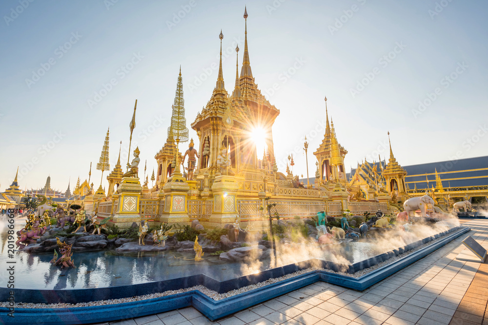 Naklejka premium Royal Cremation against sunbeam