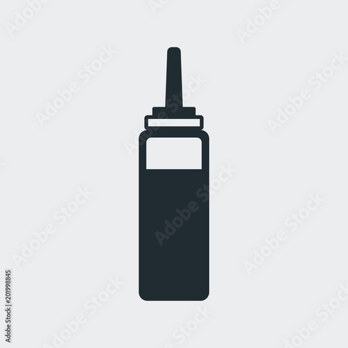 Icono plano botella de plastico de ketchup en fondo gris