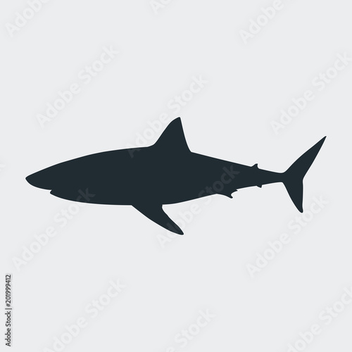 Icono plano silueta tiburon blanco en fondo gris