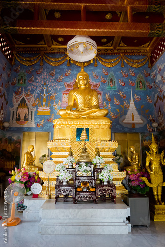 Krabi Wat Kaew Korawaram temple © sitriel