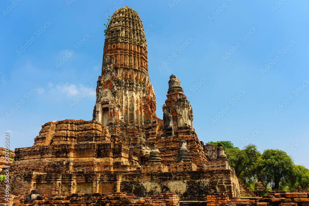 Ayutthaya is a province that has a history of Thai and is a place of worship as a world heritage in Thailand for hundreds of years.