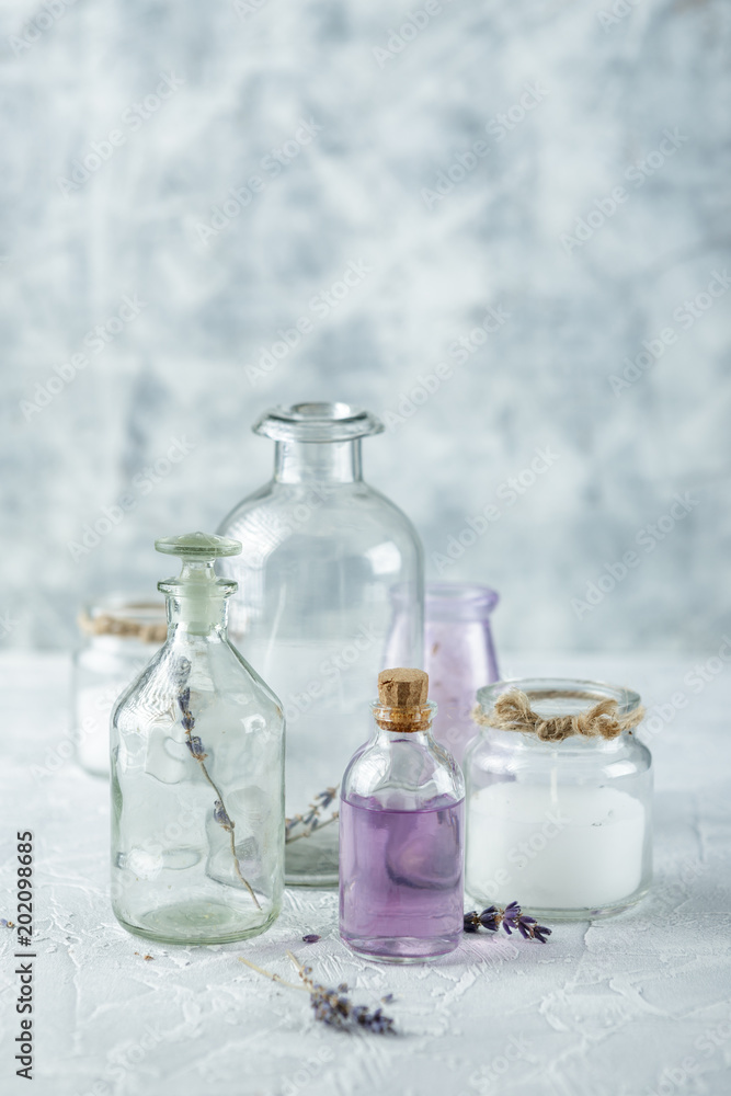 Obraz premium Aromatic oils and salt