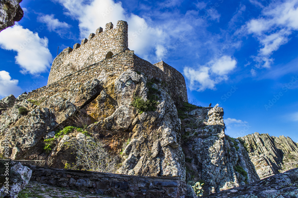 Penha Garcia old castle dominating the borders.
