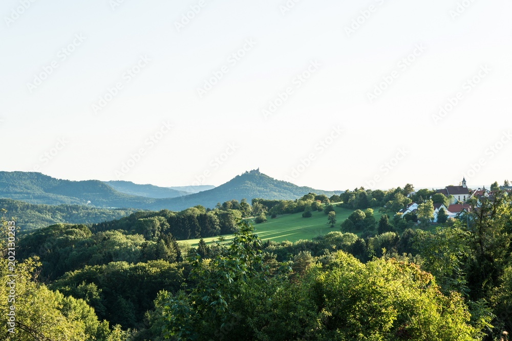 Φωτογραφία Sonnenuntergang im Herbst mit Blick auf die Burg Hohenzollern, Deutschland