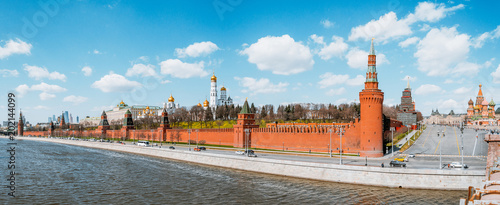 Fotografia Moscow Kremlin view from the bridge over the river moscow river panorama