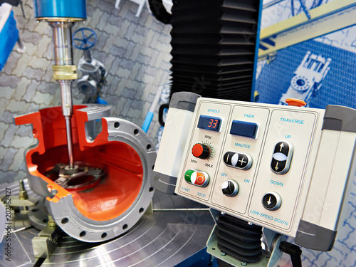 Machine for grinding and lapping of pipeline fittings