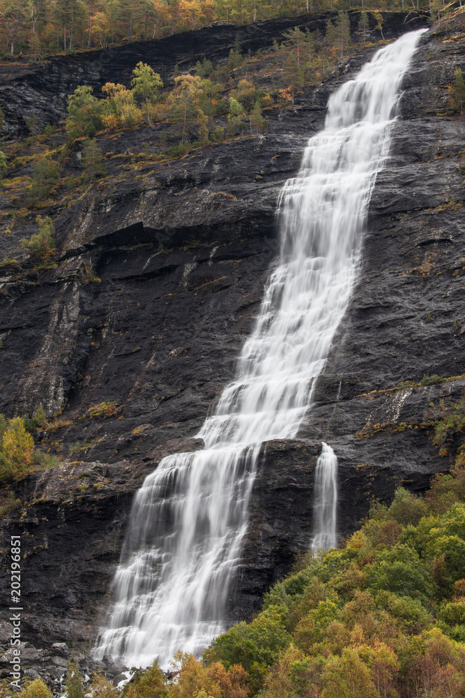 Obraz premium Vassbakken Waterfall