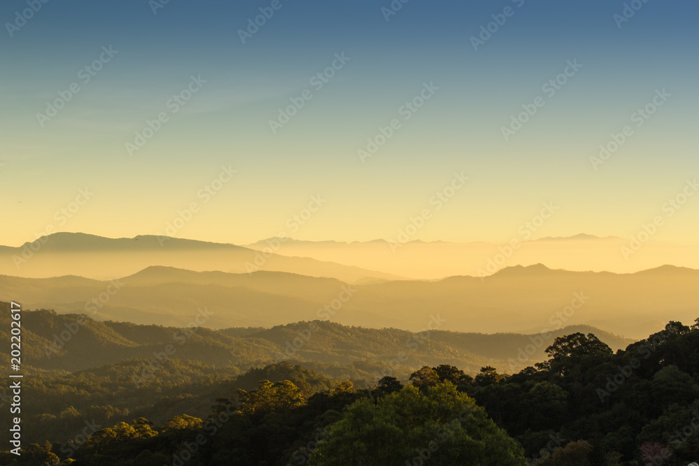 Obraz premium Sunrise landscape at the mountain