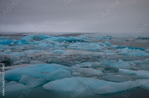 アイスランド ヴァトナヨークトル ヨークルスアゥルロゥン ヨークルサルロン氷河湖 ダイアモンドビーチ