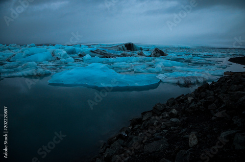 アイスランド ヴァトナヨークトル ヨークルスアゥルロゥン ヨークルサルロン氷河湖 ダイアモンドビーチ