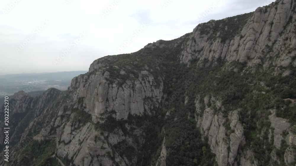 Drone en Montserrat, montaña y monasterio cercano a Barcelona en Cataluña (España). Video aereo con Dron Drone en Montserrat, montaña y monasterio cercano a Barcelona en Cataluña (España). Video aereo con Dron