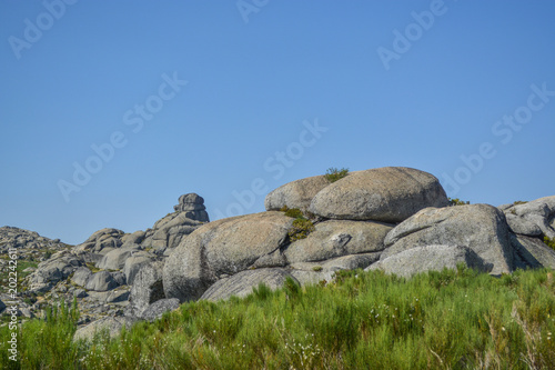 rocks on top at the mountains © Miguel Almeida