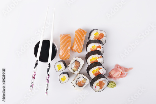 Sushi lunch. Tradycyjne japońskie sushi.