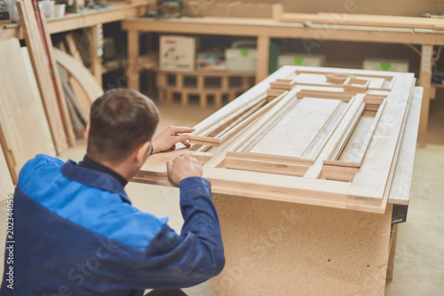 wood carpenter workman