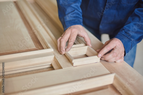 wood carpenter workman