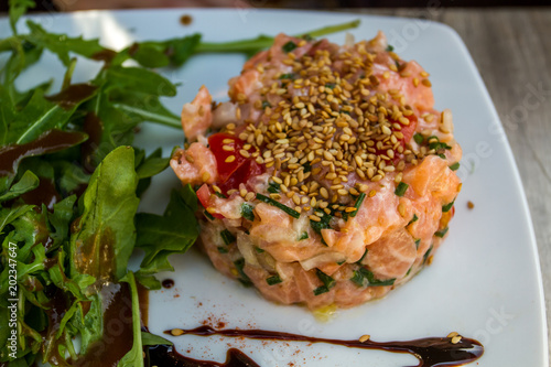 tartare de saumon photo