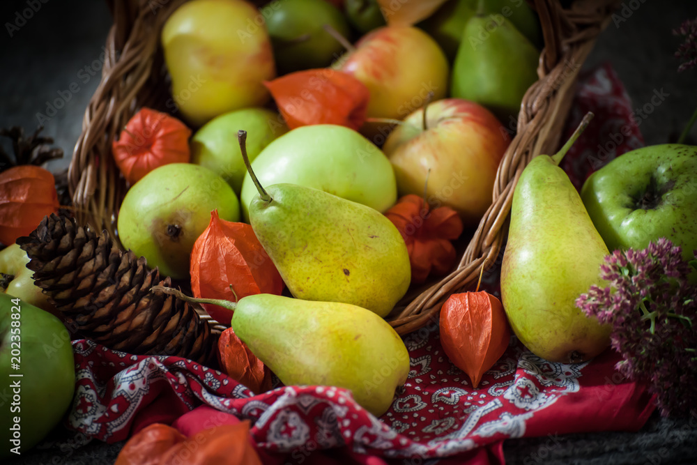 Healthy Apples and Pears Basket